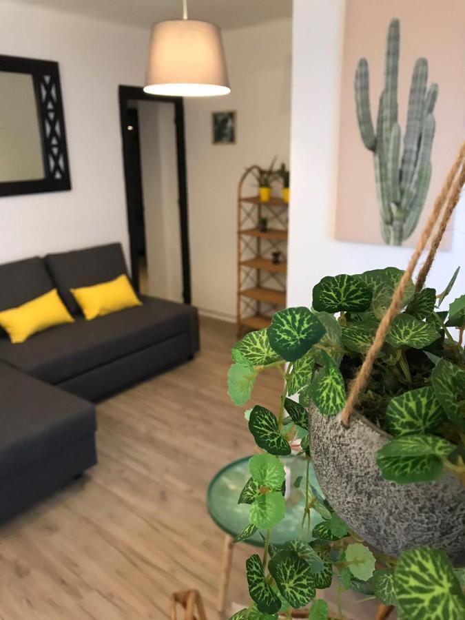 Cactus 2 Bedroom Apartment On Calle San Miguel Minutes From The Beach By Namaste Elite Torremolinos Buitenkant foto