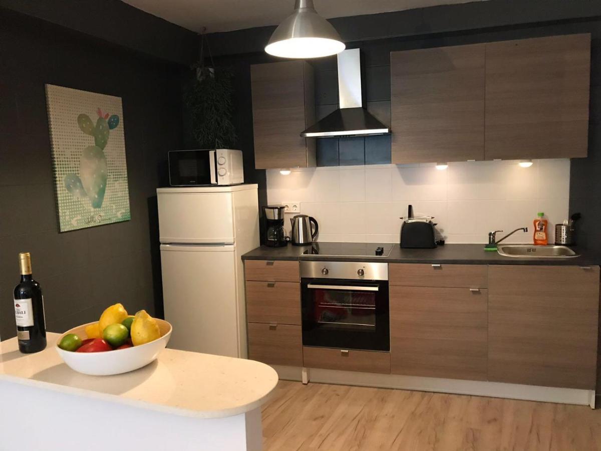 Cactus 2 Bedroom Apartment On Calle San Miguel Minutes From The Beach By Namaste Elite Torremolinos Buitenkant foto